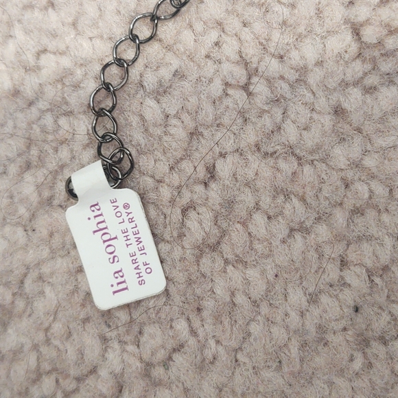 Versatile layered necklace - Picture 2 of 5